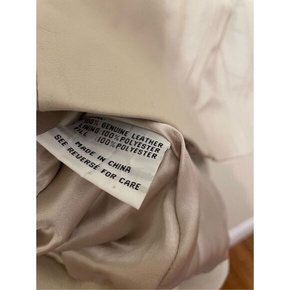 New Pamela McCoy collection quilted leather sleeveless vest size medium - Picture 8 of 11